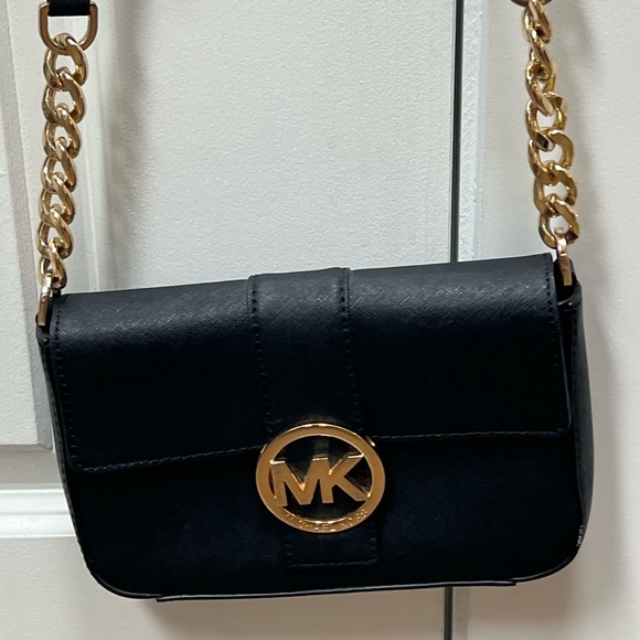 michael kors small crossbody - Picture 5 of 5